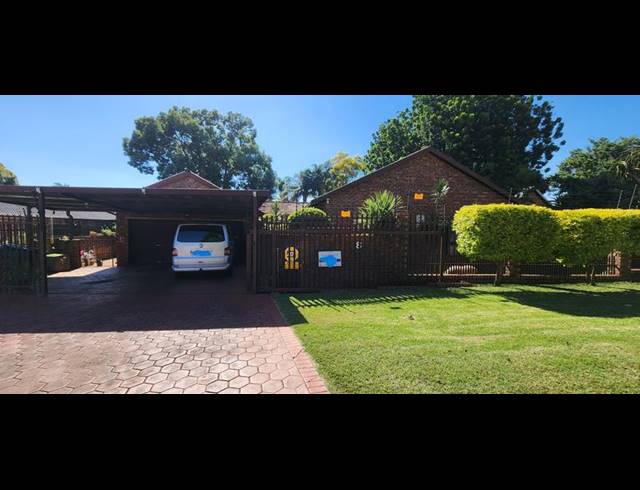 6 BEDROOM HOUSE FOR SALE IN THERESAPARK